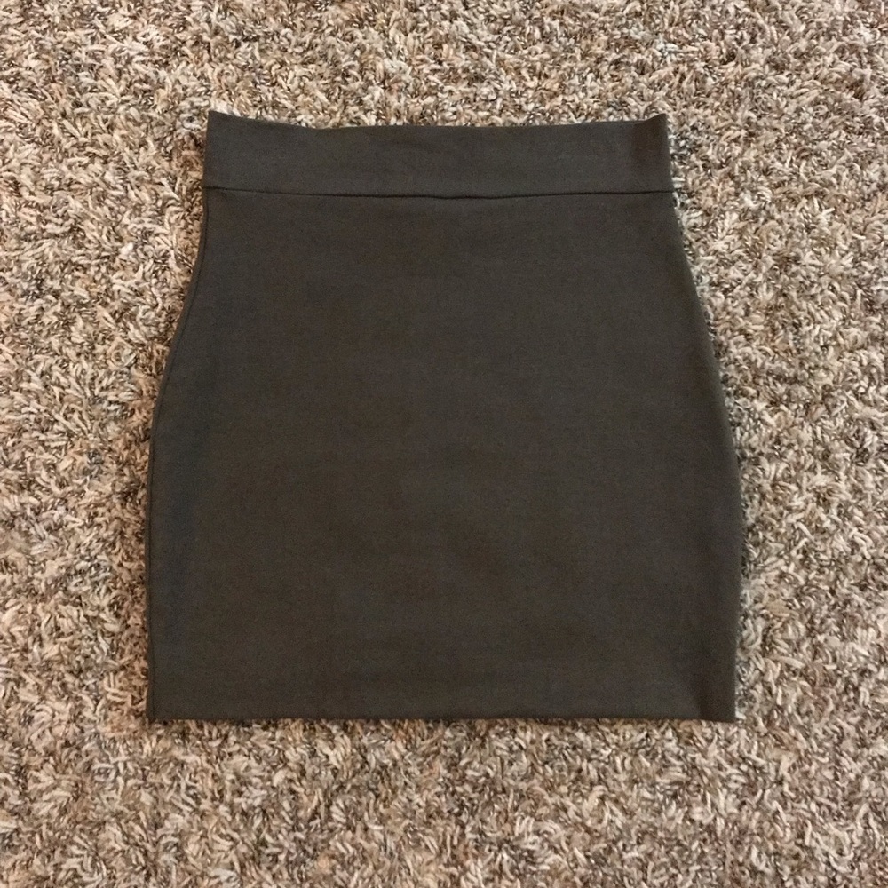 Fashion Nova bodycon mini skirt